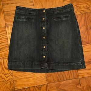 Women’s The Limited Size 12 snap front denim skirt
